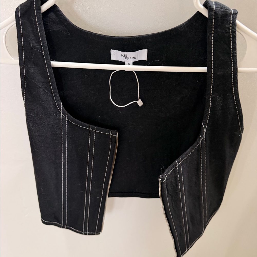 Edit by Nine Black Cropped Vest